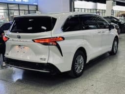 
										Toyota Sienna, 2023 full									