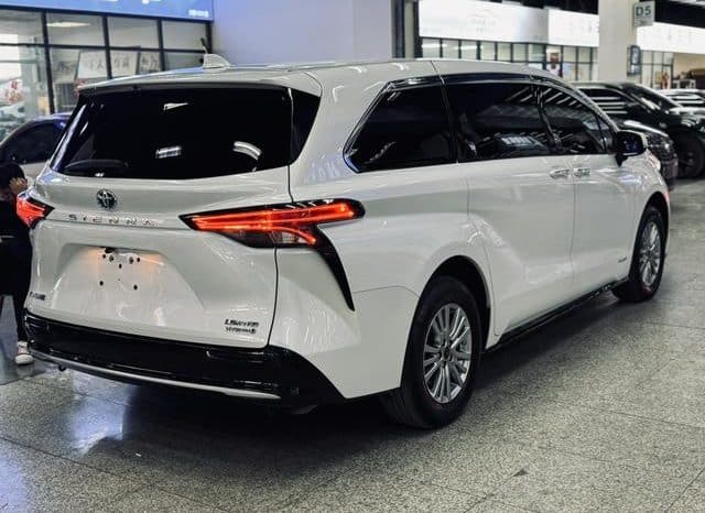 
								Toyota Sienna, 2023 full									