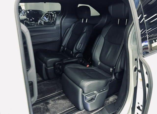
								Toyota Sienna, 2023 full									