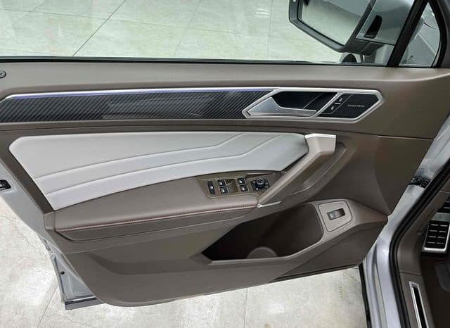 
								Volkswagen Tiguan L, 2021 full									