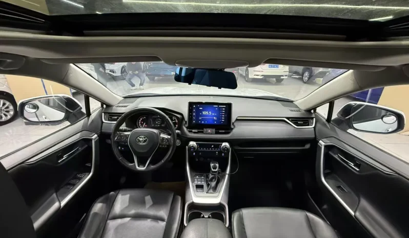 
								Toyota RAV4, 2021 full									