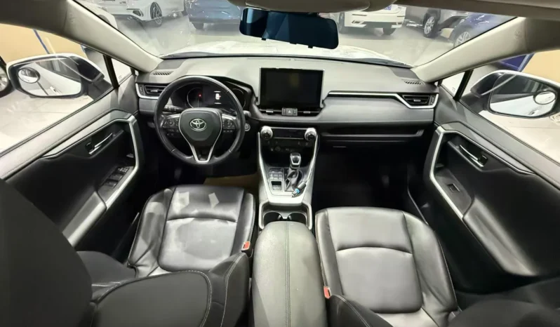 
								Toyota RAV4, 2021 full									