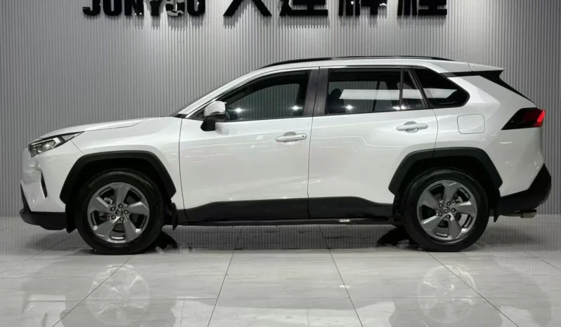 
								Toyota RAV4, 2021 full									