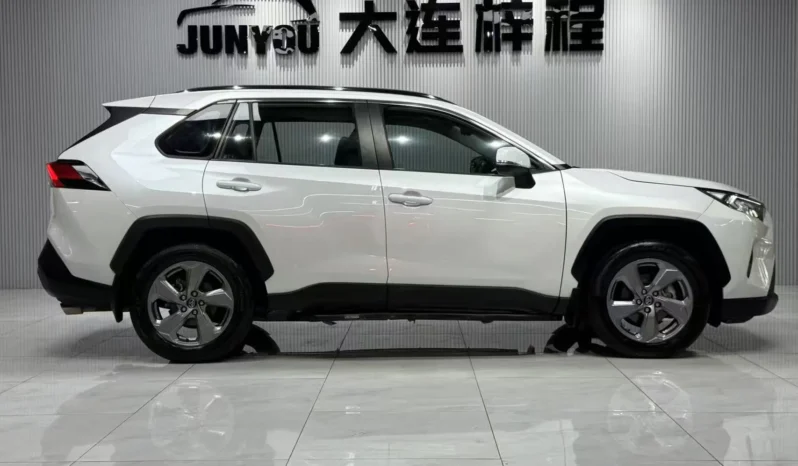 
								Toyota RAV4, 2021 full									